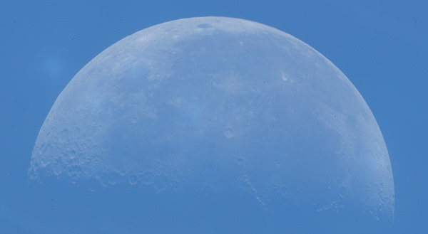 Lune de jour, au naturel
