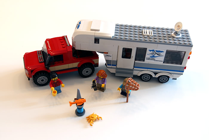 L'ensemble du set LEGO City - Le pick-up et sa caravane