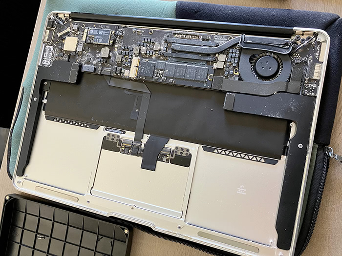 Changer le trackpad d'un MacBook Air 13' 