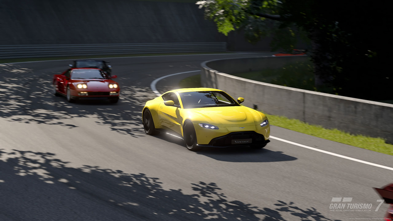 Aston Martin Vantage '18 - Stock