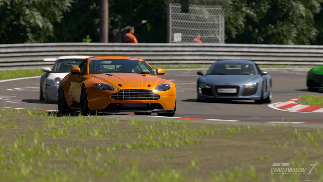 Aston Martin V8 Vantage S '15 - 600PP